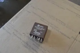 614.au1k01 Audi 2000 2001 2002 2003 2004 2005 2006 Tt Wiper Relay Control 8n0955531