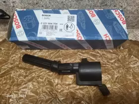 0221504704 Bosch Oem Ignition Coil For E-150 F-150 Mustang Navigator Mountaineer