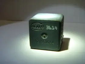 614.gm9m00 Gmc Truck Sierra 1500 Gm Chevy Electrical Relay Hella 12193614