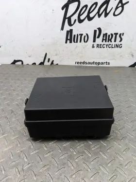 614.gm9v22 Gmc Truck 21-24 Express Van 2500 Fuse Relay Power Distribution Box Oem 1185005