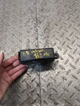 614.mz1686 Mazda Main Fuse Box 80 Amp 30 B2000 B2200 B2600i 1986-1993 Genuine O 1174102