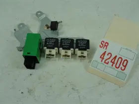 614.mz1w02 Mazda 95-02 Millenia 2.3l Supercharged Electrical Relay Bracket Power Door Lock