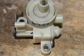 1230700046 Mercedes-benz 123 300d 300td 300sd 300sdl Vacuum Regulating Transmission Valve #3