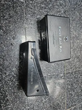 Mercedes-benz W107 R107 560 Sl First Aid Kit With Holder Hardware Oem Original Complete