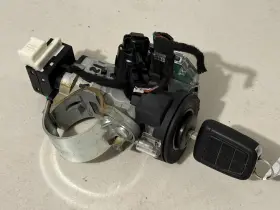 92205311 Pontiac 08-09 G8 Ignition Switch Lock Cylinder Assembly Key Bhc