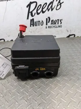 614.gm7p06 Saturn 06 2006 Ion Engine Fuse Box Relay Junction Block Panel Oem 158190 1192236